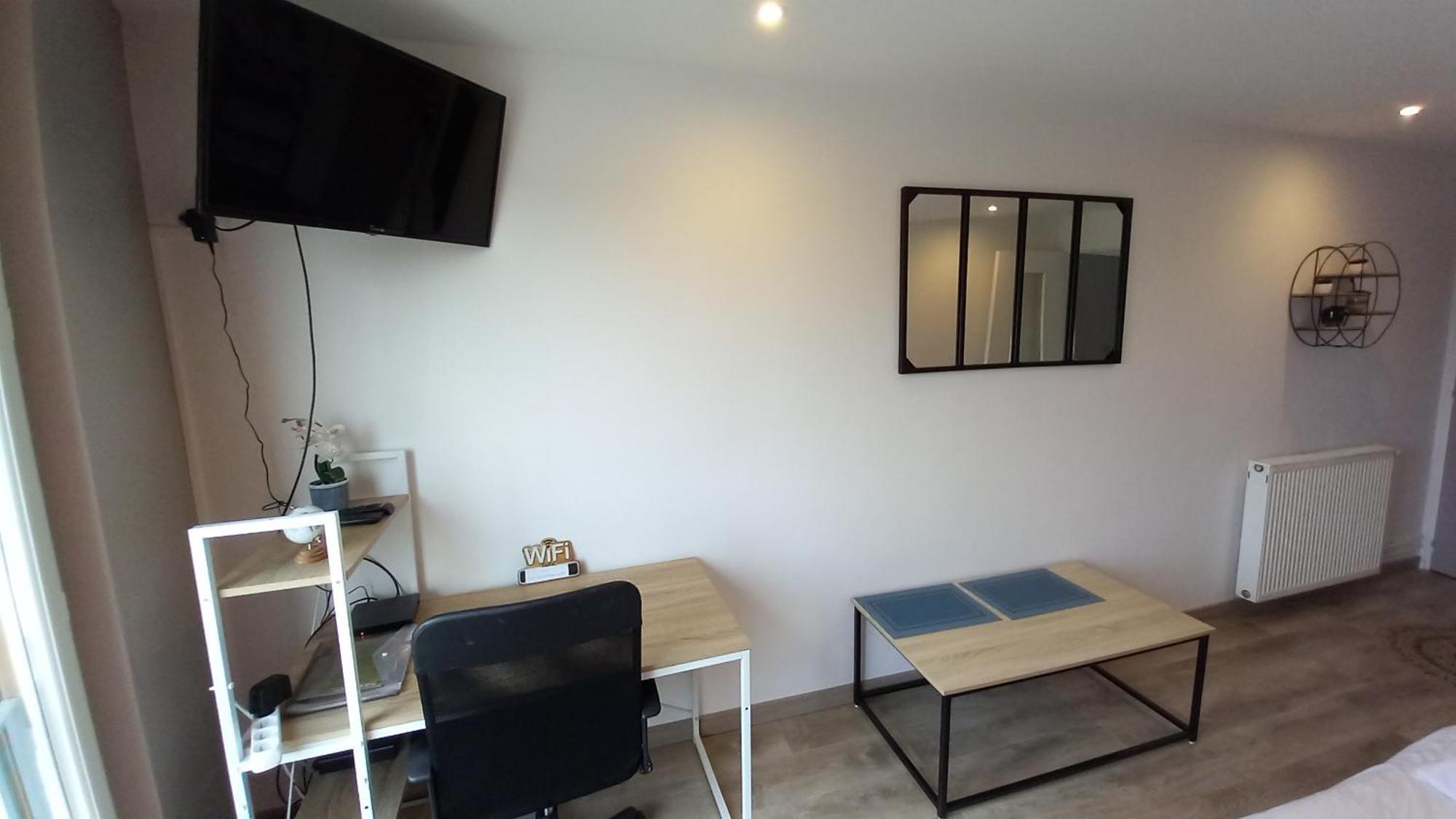 Le Belvedere Dernier Etage Avec Terrasse Wifi Fibre Apartment Tarbes Ngoại thất bức ảnh